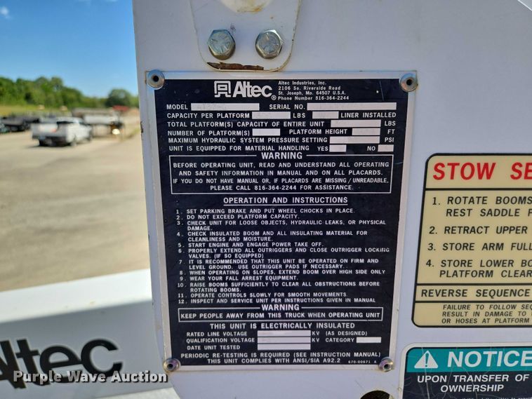 image for item EV1694 2001 Ford F550 Super Duty bucket truck