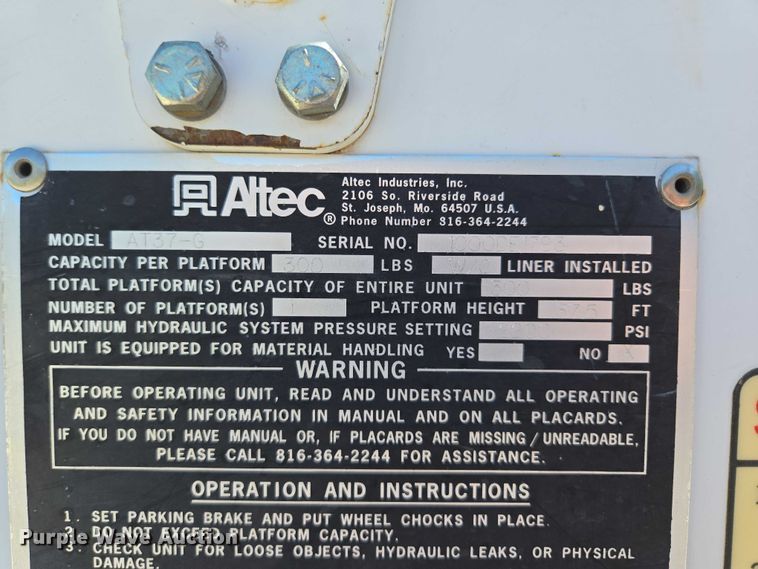 image for item EV1694 2001 Ford F550 Super Duty bucket truck