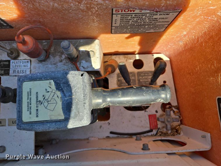 image for item EV1694 2001 Ford F550 Super Duty bucket truck