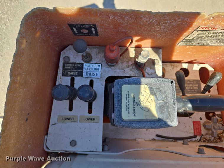 image for item EV1694 2001 Ford F550 Super Duty bucket truck