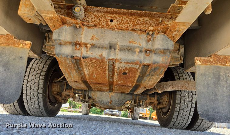 image for item EV1694 2001 Ford F550 Super Duty bucket truck