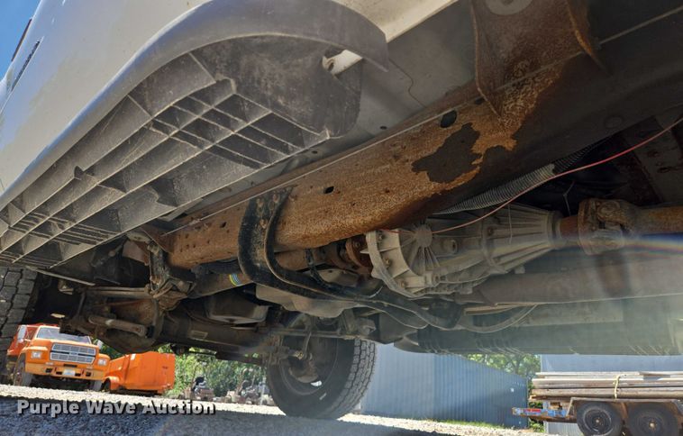 image for item EV1694 2001 Ford F550 Super Duty bucket truck