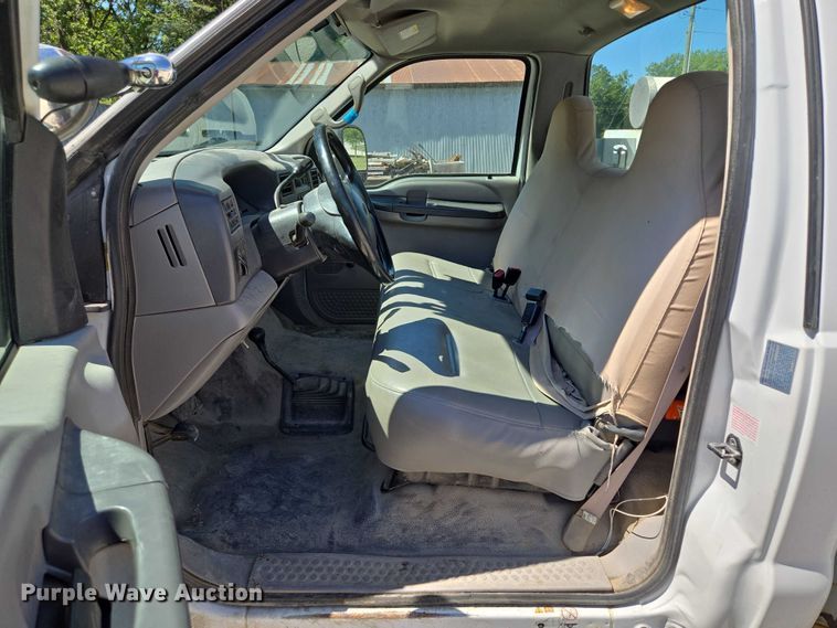 image for item EV1694 2001 Ford F550 Super Duty bucket truck