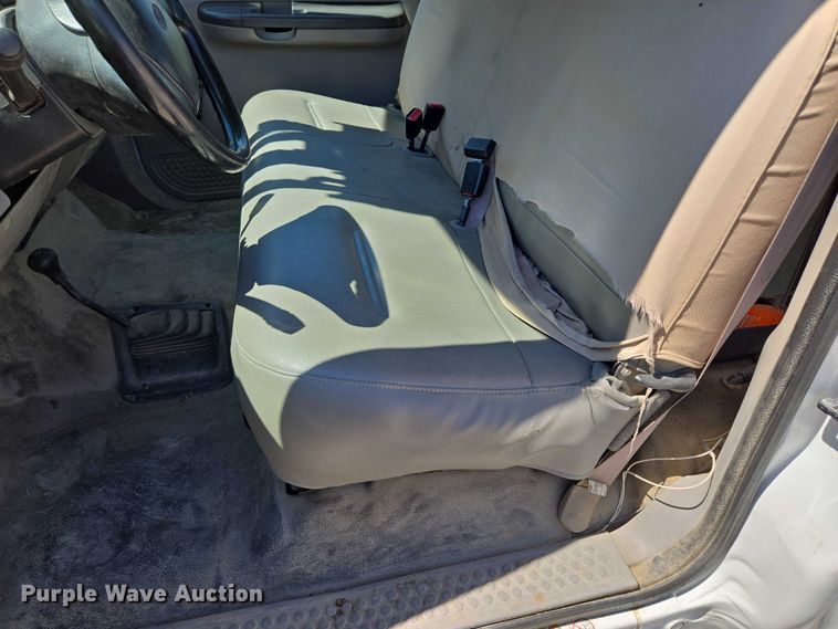 image for item EV1694 2001 Ford F550 Super Duty bucket truck