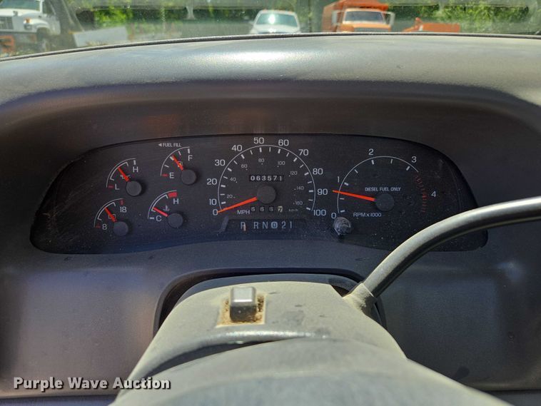 image for item EV1694 2001 Ford F550 Super Duty bucket truck