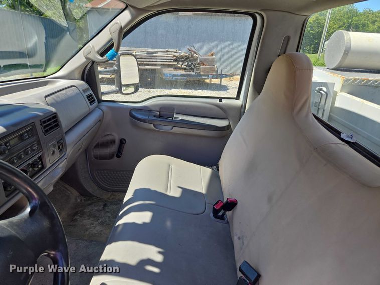 image for item EV1694 2001 Ford F550 Super Duty bucket truck