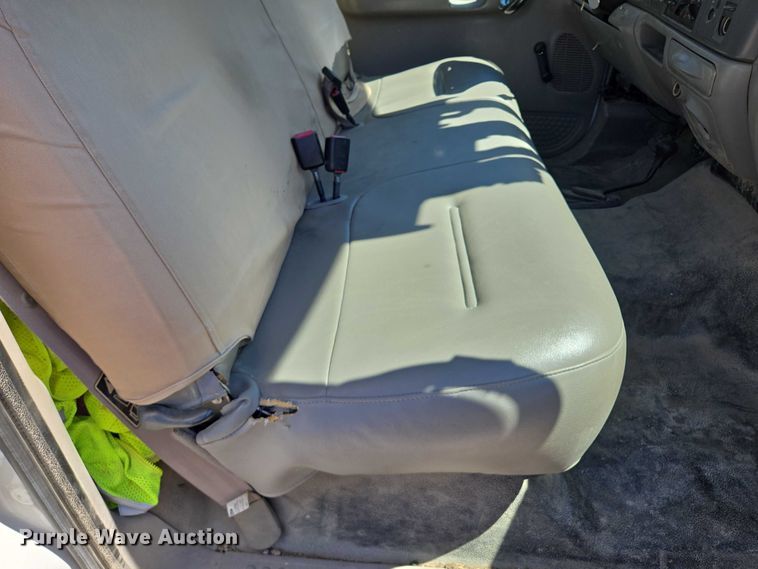 image for item EV1694 2001 Ford F550 Super Duty bucket truck