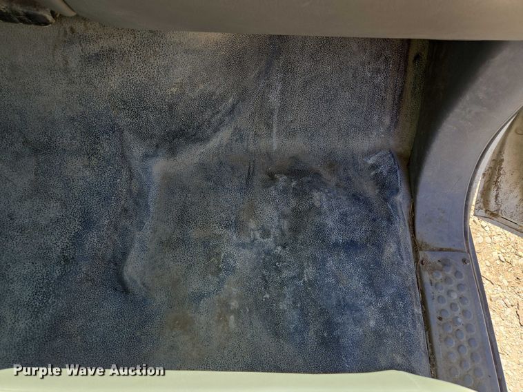 image for item EV1694 2001 Ford F550 Super Duty bucket truck