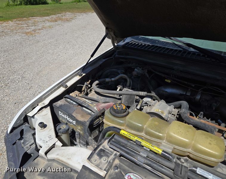 image for item EV1694 2001 Ford F550 Super Duty bucket truck