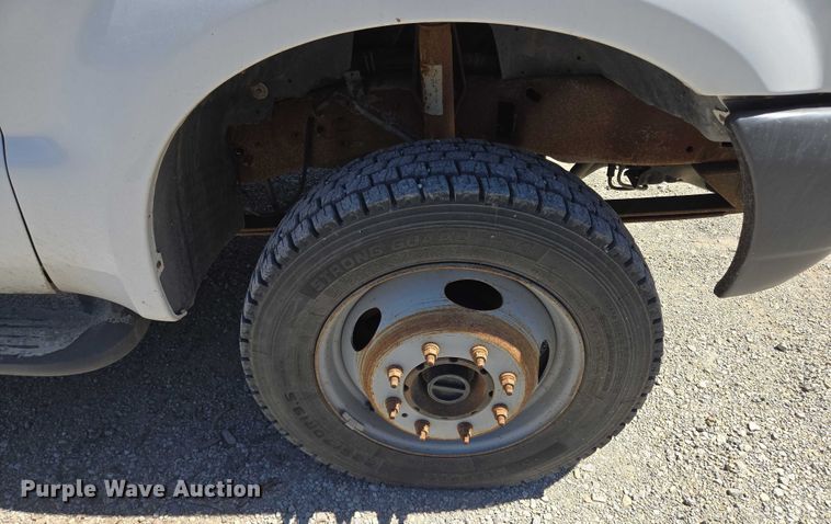 image for item EV1694 2001 Ford F550 Super Duty bucket truck