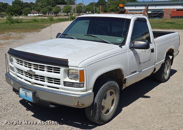 image for item EV1695 1998 Chevrolet K1500 pickup truck
