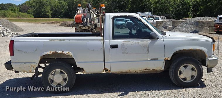 image for item EV1695 1998 Chevrolet K1500 pickup truck