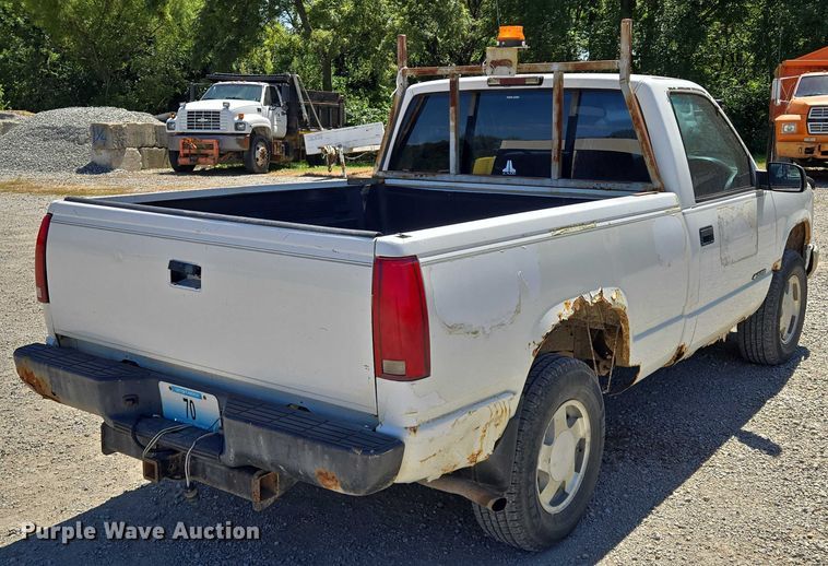image for item EV1695 1998 Chevrolet K1500 pickup truck