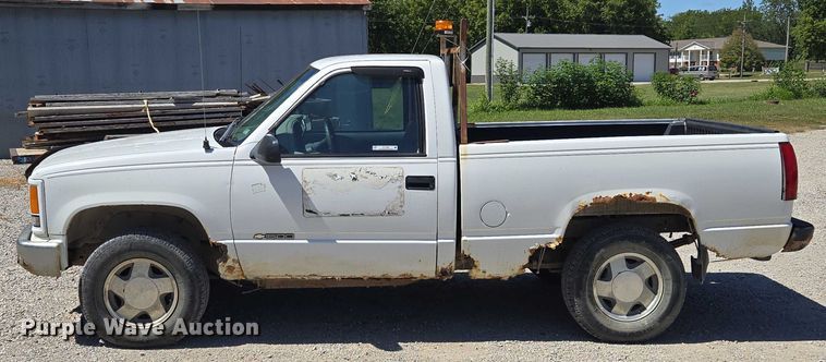 image for item EV1695 1998 Chevrolet K1500 pickup truck