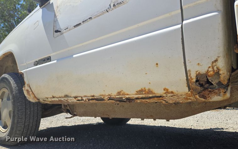 image for item EV1695 1998 Chevrolet K1500 pickup truck