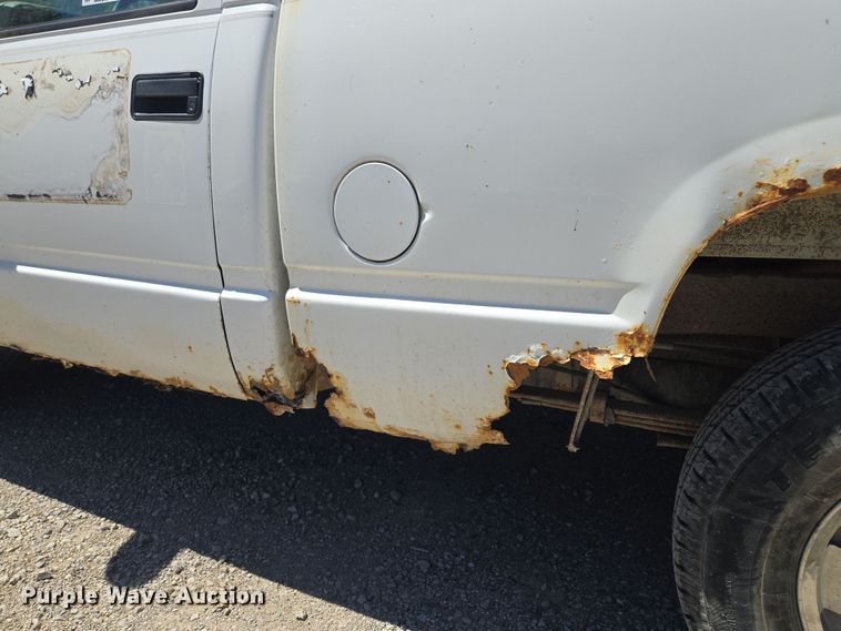 image for item EV1695 1998 Chevrolet K1500 pickup truck