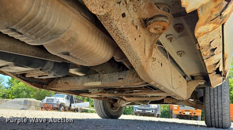 image for item EV1695 1998 Chevrolet K1500 pickup truck