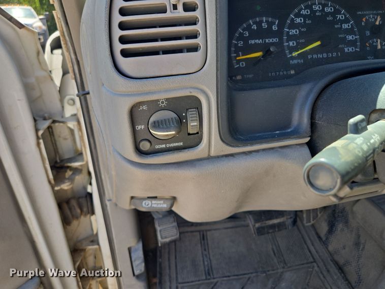 image for item EV1695 1998 Chevrolet K1500 pickup truck