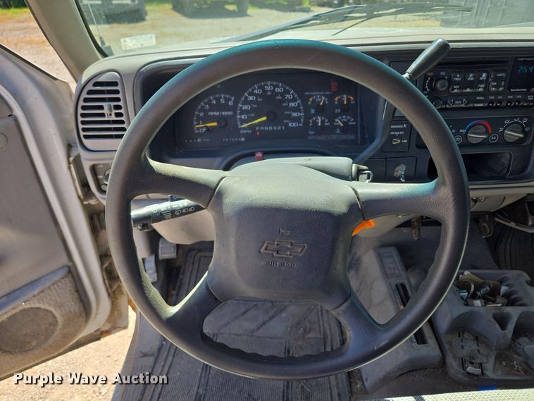 image for item EV1695 1998 Chevrolet K1500 pickup truck