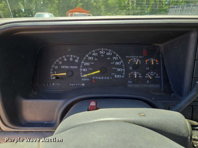 image for item EV1695 1998 Chevrolet K1500 pickup truck