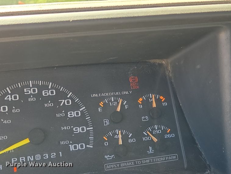 image for item EV1695 1998 Chevrolet K1500 pickup truck