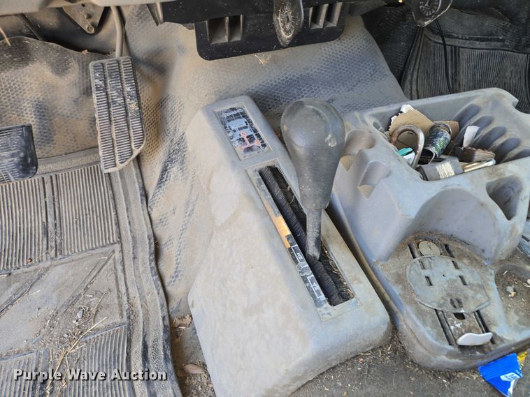 image for item EV1695 1998 Chevrolet K1500 pickup truck