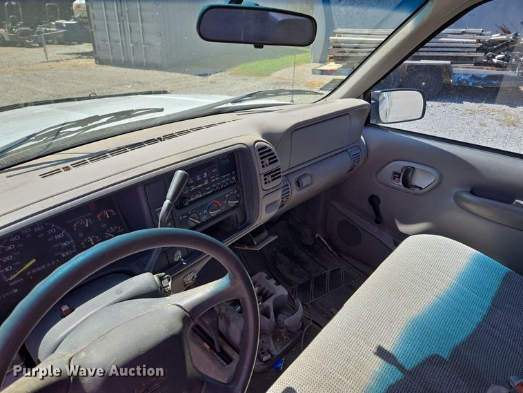 image for item EV1695 1998 Chevrolet K1500 pickup truck