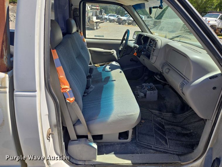 image for item EV1695 1998 Chevrolet K1500 pickup truck