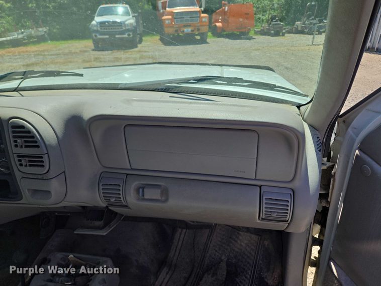 image for item EV1695 1998 Chevrolet K1500 pickup truck