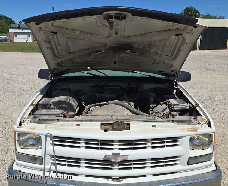 image for item EV1695 1998 Chevrolet K1500 pickup truck