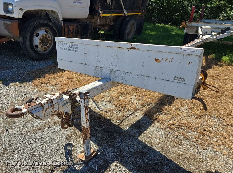 image for item EV1697 1999 Brindle pole trailer