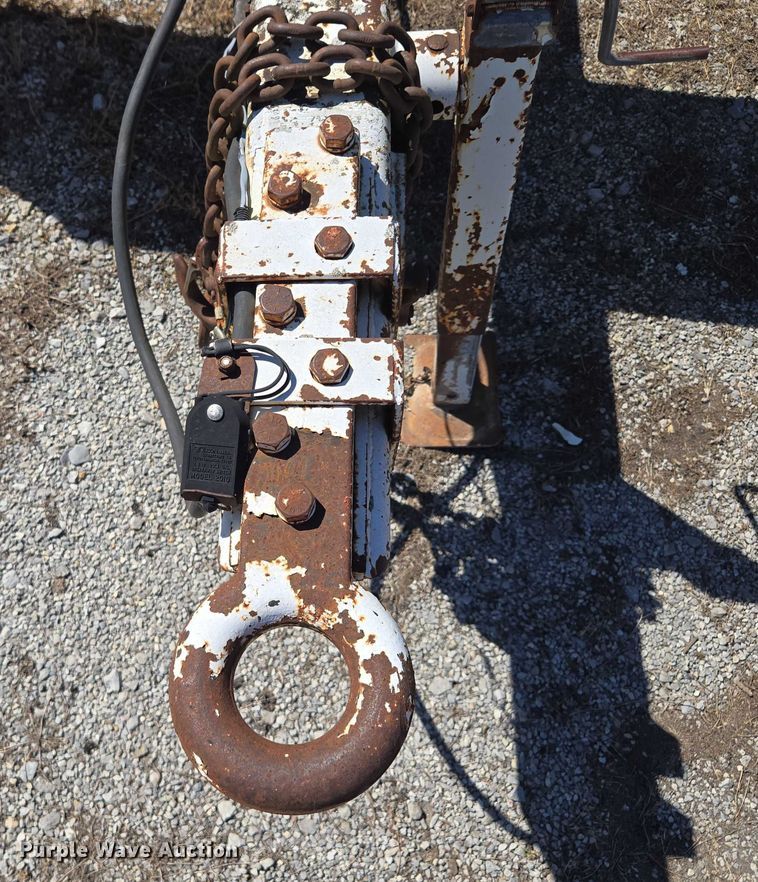 image for item EV1697 1999 Brindle pole trailer