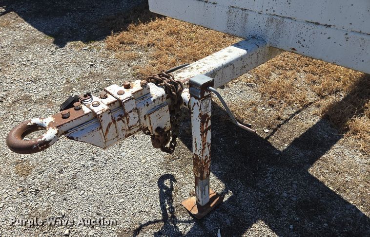 image for item EV1697 1999 Brindle pole trailer