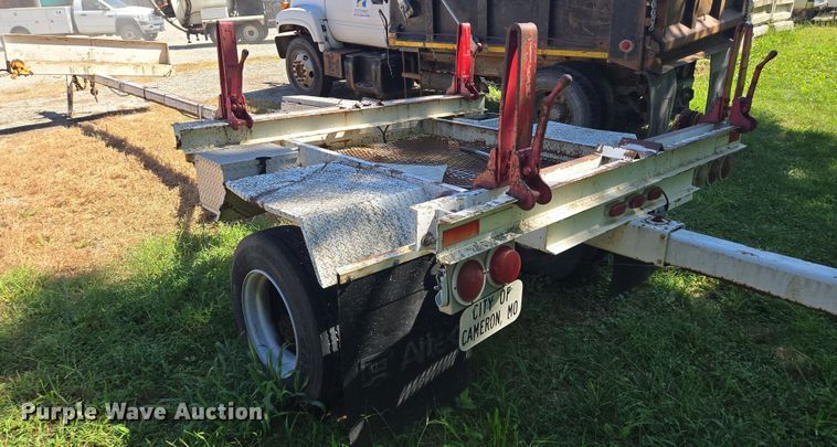 image for item EV1697 1999 Brindle pole trailer
