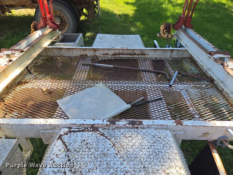 image for item EV1697 1999 Brindle pole trailer