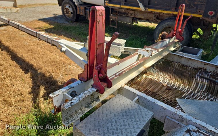 image for item EV1697 1999 Brindle pole trailer