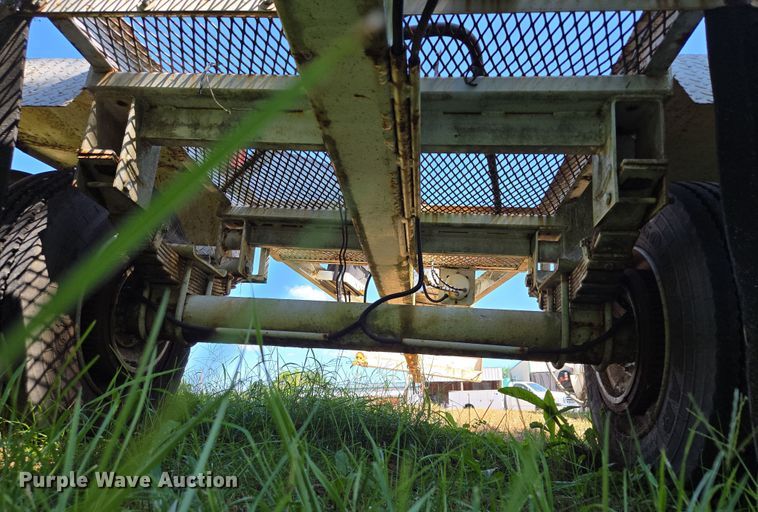 image for item EV1697 1999 Brindle pole trailer