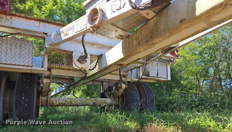 image for item EV1697 1999 Brindle pole trailer