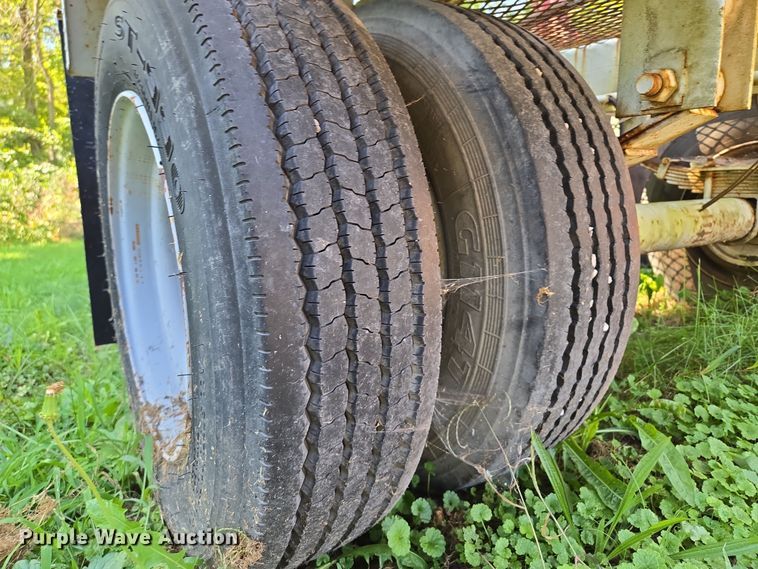 image for item EV1697 1999 Brindle pole trailer