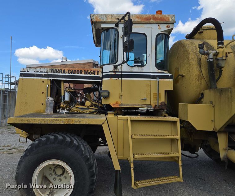 image for item EV1699 1991 Terra-Gator 1664 T manure spreader truck