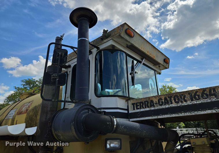 image for item EV1699 1991 Terra-Gator 1664 T manure spreader truck