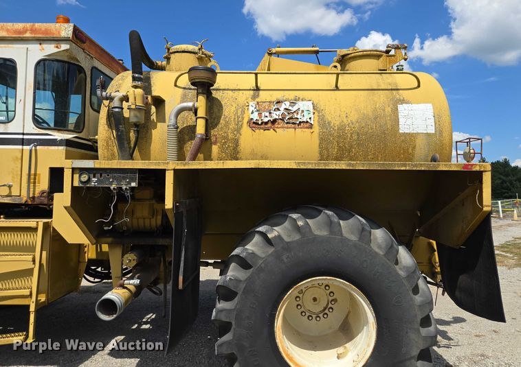 image for item EV1699 1991 Terra-Gator 1664 T manure spreader truck