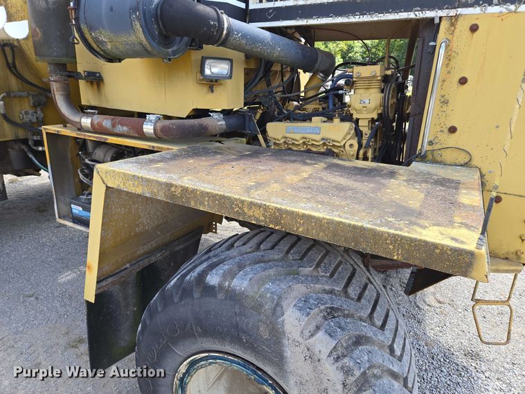 image for item EV1699 1991 Terra-Gator 1664 T manure spreader truck