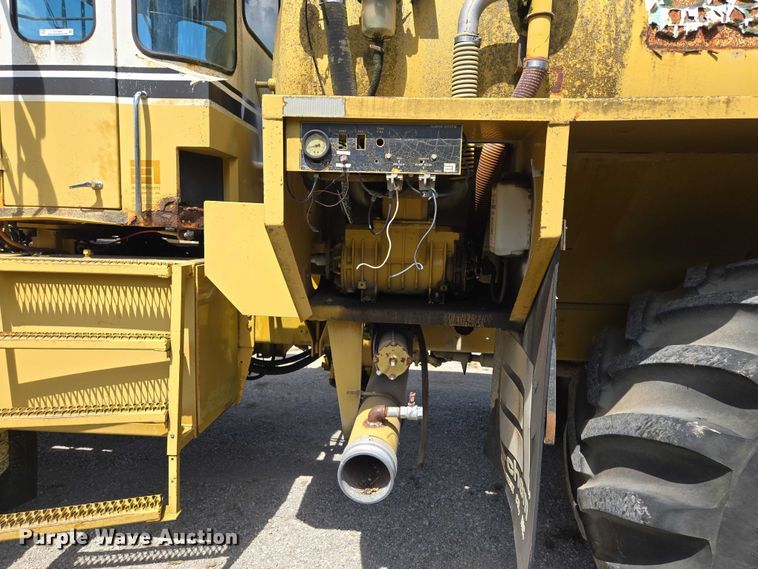 image for item EV1699 1991 Terra-Gator 1664 T manure spreader truck