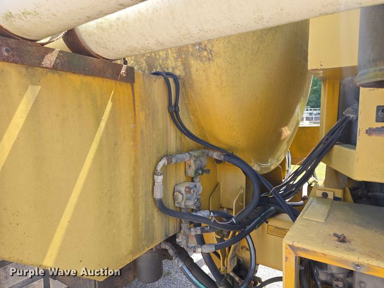 image for item EV1699 1991 Terra-Gator 1664 T manure spreader truck