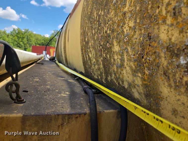 image for item EV1699 1991 Terra-Gator 1664 T manure spreader truck