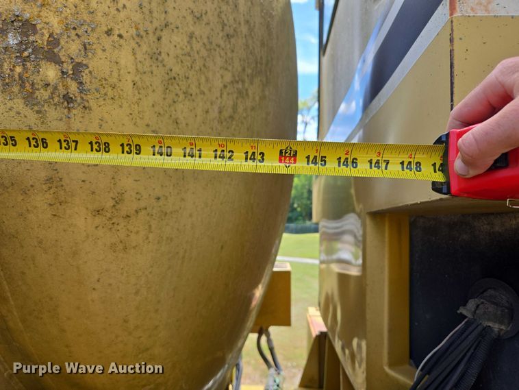 image for item EV1699 1991 Terra-Gator 1664 T manure spreader truck