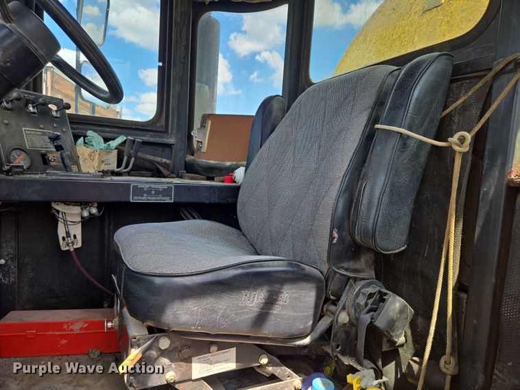 image for item EV1699 1991 Terra-Gator 1664 T manure spreader truck