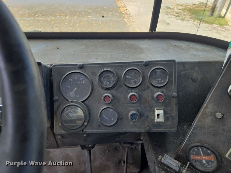 image for item EV1699 1991 Terra-Gator 1664 T manure spreader truck