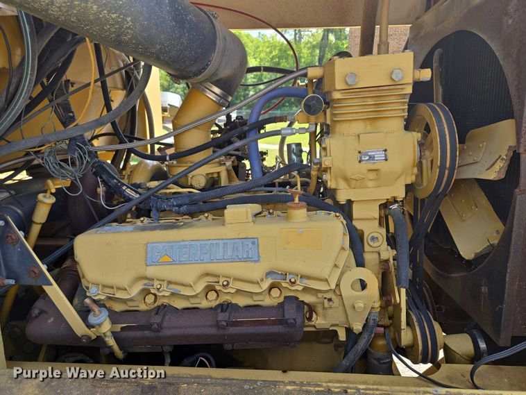 image for item EV1699 1991 Terra-Gator 1664 T manure spreader truck